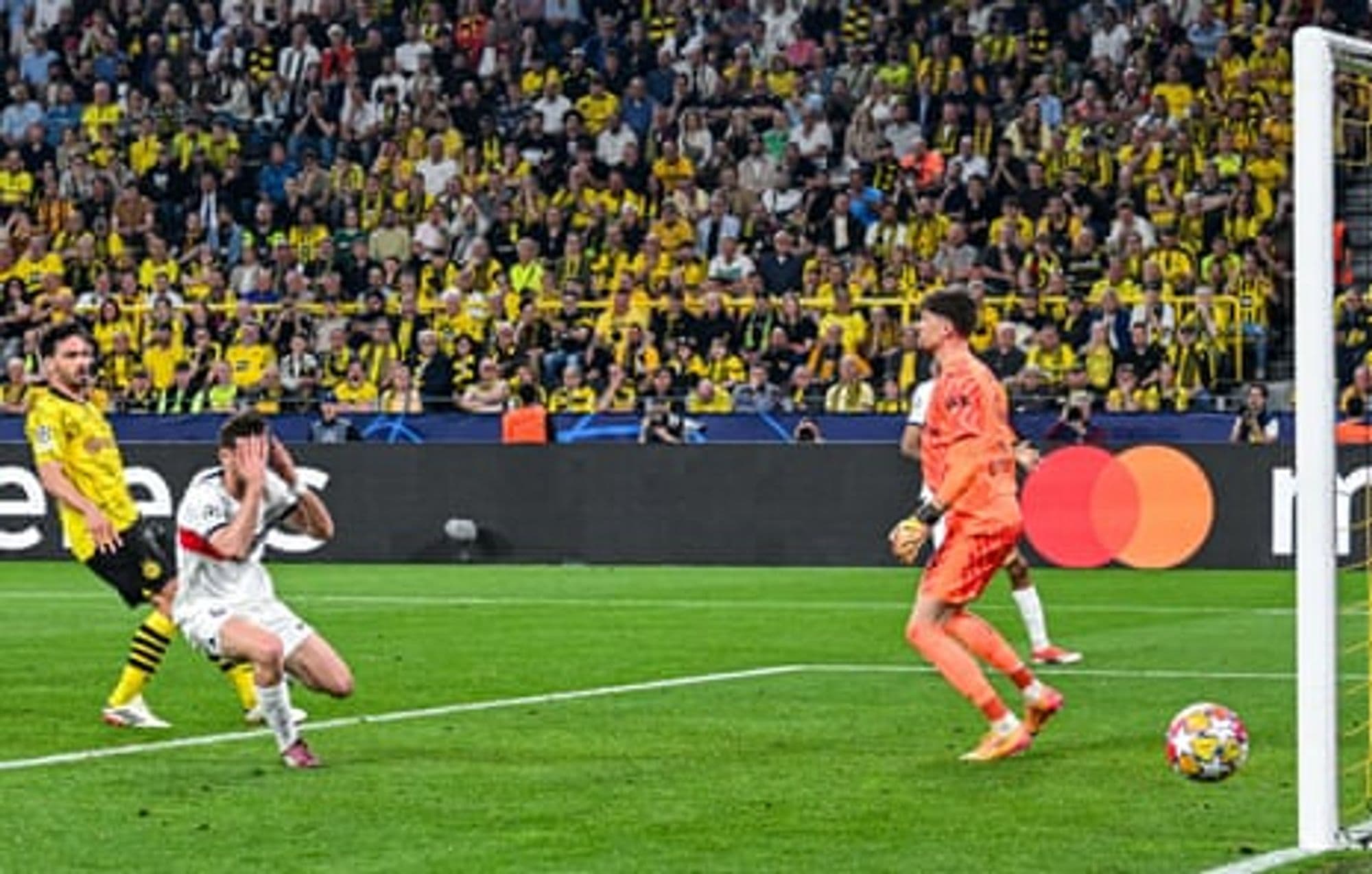 Borussia Dortmund Triumphs Over PSG in Champions League Semifinal First Leg